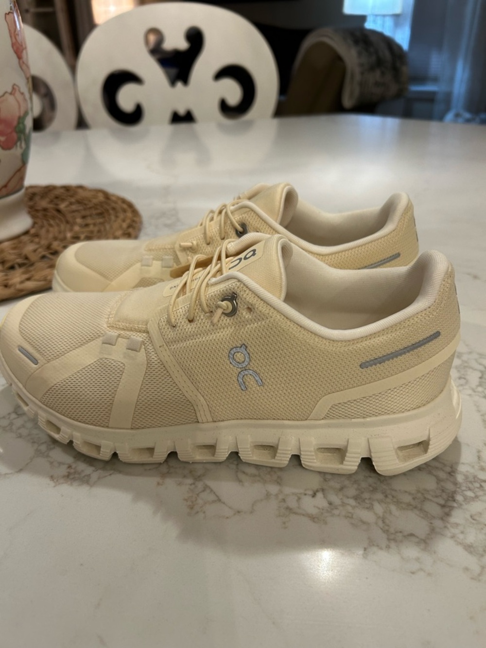 On Cloud 6 for women (size 8) worn once - Picture 5 of 9